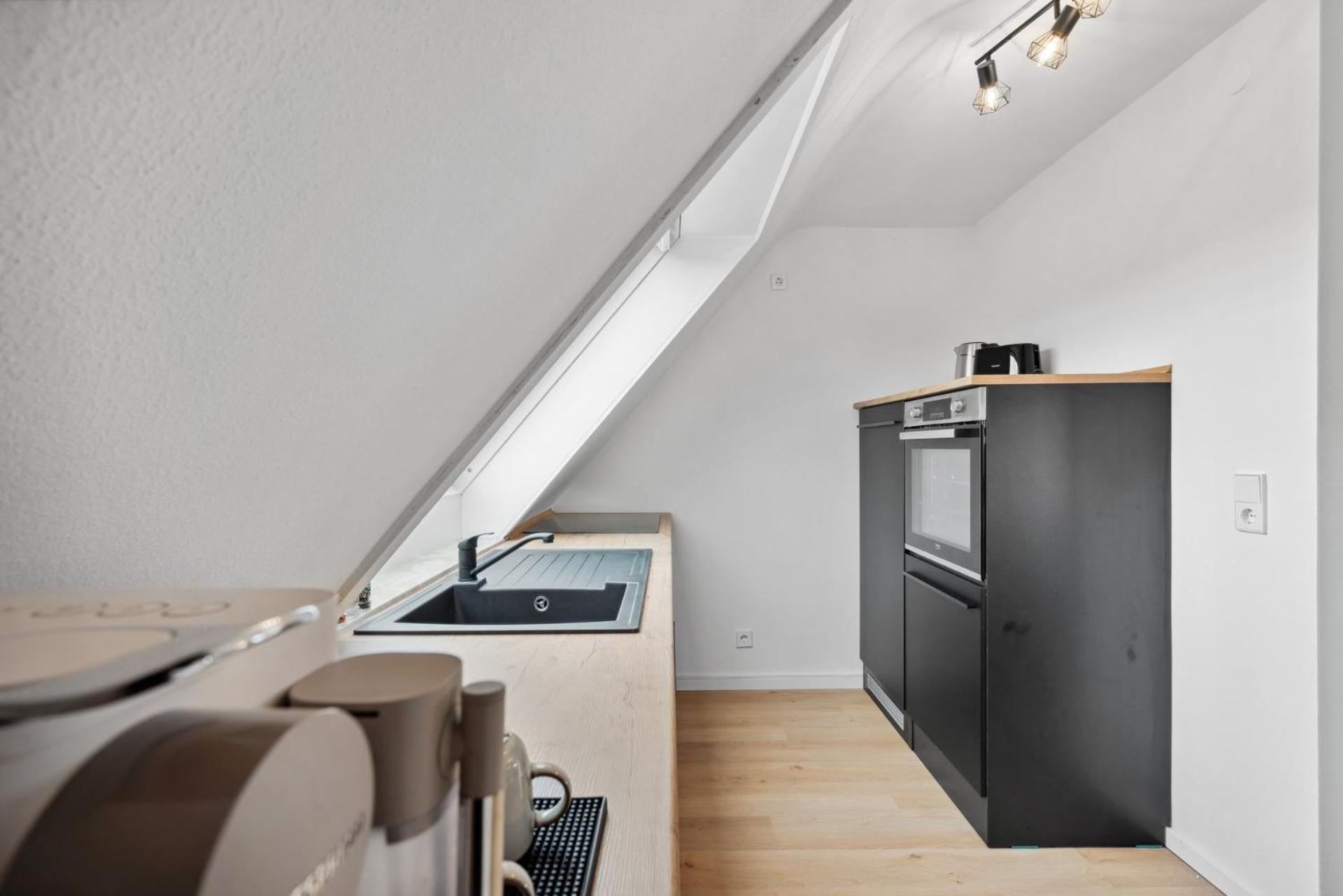 Malu Rooms - Top Lage, Kostenloser Parkplatz, Klima, Netflix, 24H Checkin Ludwigsburg Exterior photo