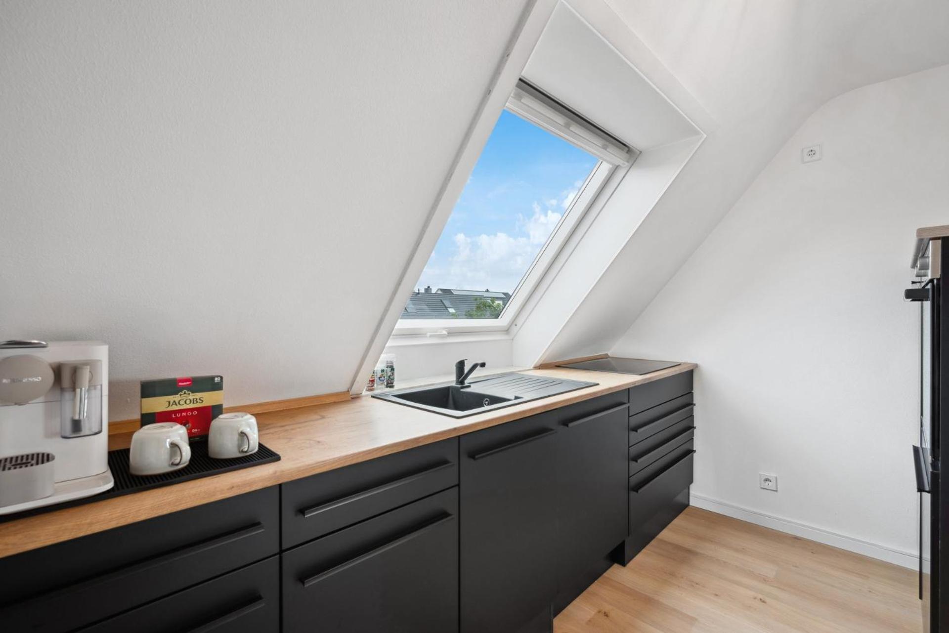 Malu Rooms - Top Lage, Kostenloser Parkplatz, Klima, Netflix, 24H Checkin Ludwigsburg Exterior photo